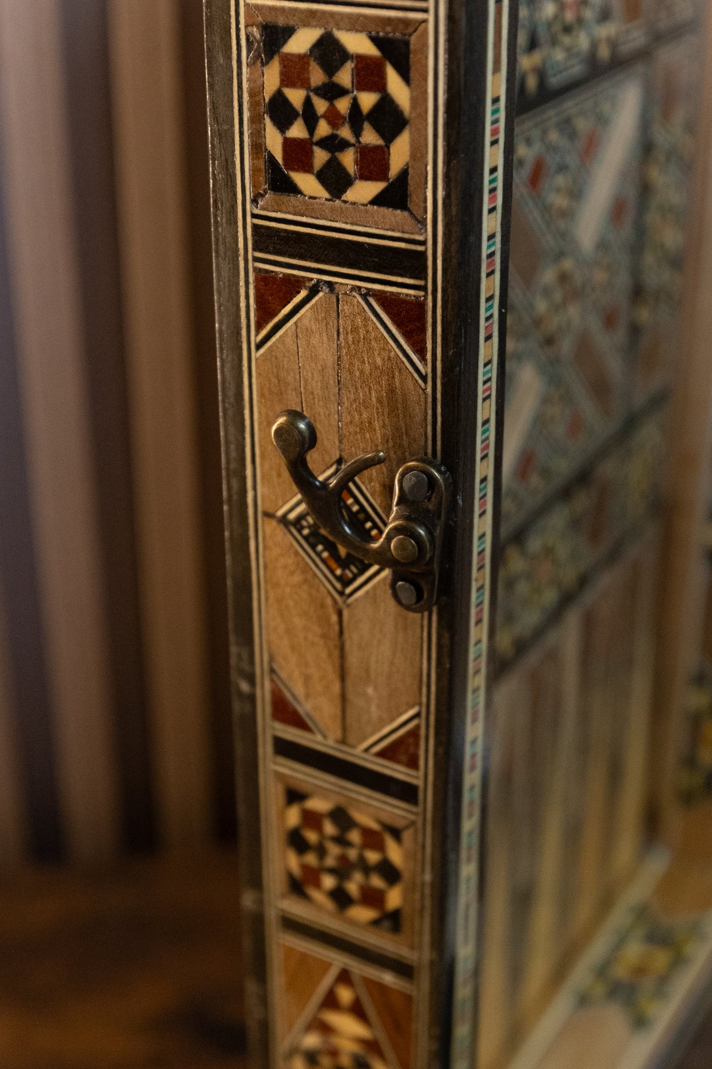 Handmade mosaic and mother of pearl Backgammon set